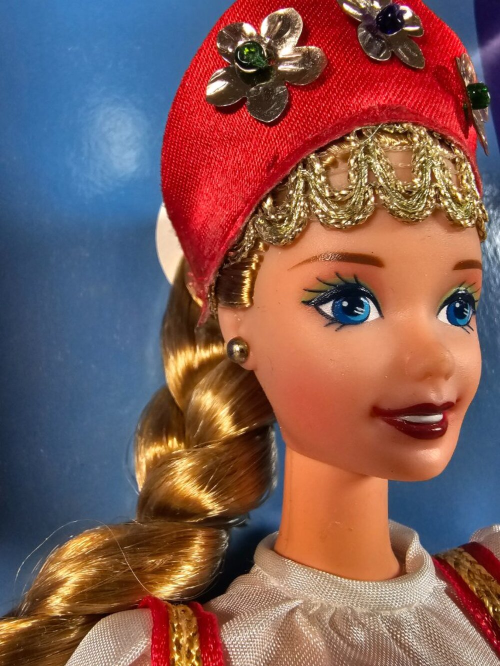 Mattel Barbie Doll of the World Russian Fashion Doll Red Vintage 1996 #16500 - Picture 4 of 11